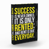 成功は決して所有されない フォトブロック (左)