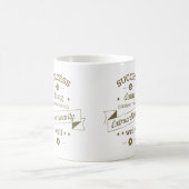 成功は異常なほどうまくやることだ コーヒーマグカップ (中央)