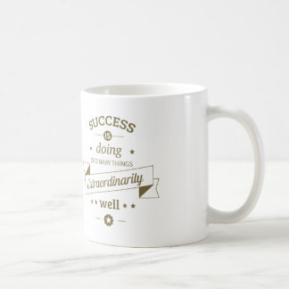 成功は異常なほどうまくやることだ コーヒーマグカップ