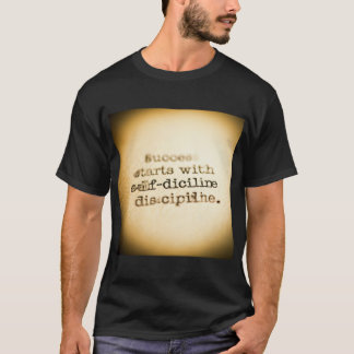 「成功は自己規律から始まる」: Tシャツ