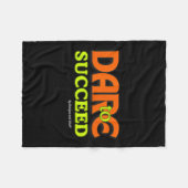 成功への挑戦 – やる気を起こさせる引用文インスピレーション フリースブランケット (正面(横))