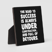 成功への道は建築中おもしろい、 フォトプラーク (正面)