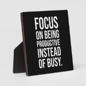 成果を出すことと忙しいことの違い - 努力と成功へのモチベーション フォトプラーク (正面)