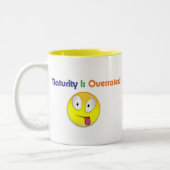 成熟度が過大評価されている ツートーンマグカップ (左)