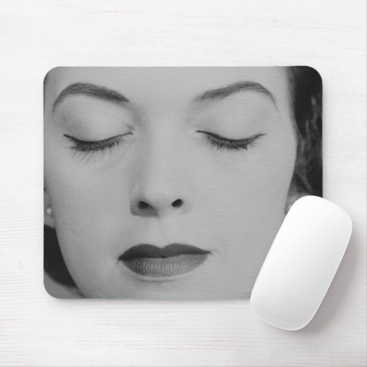 成長した女性2 マウスパッド (マウス)