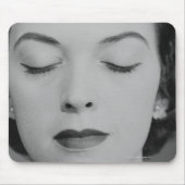 成長した女性2 マウスパッド (正面)