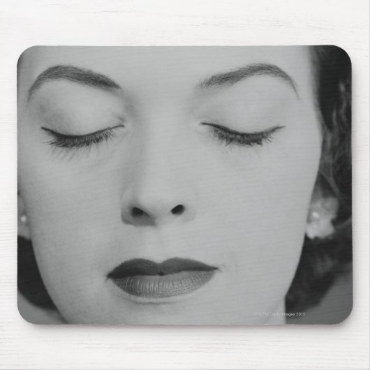 成長した女性2 マウスパッド (正面)