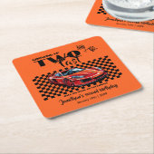 成長して早い2歳の誕生日にレッドスポーツカー スクエアペーパーコースター (アングル)