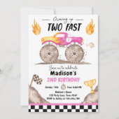 成長する2つの高速モンスタートラックガール誕生日 招待状 (正面)