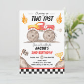成長する2つの高速モンスタートラックボーイ誕生日 招待状 (スタンド正面)
