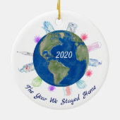 我々がホームステイ検疫ワールド2020コビデに滞在した年 セラミックオーナメント (裏面)