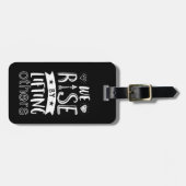 我々が感動的他の人を持ち上げることによって立ち上がる引用文 ラゲッジタグ (正面横)