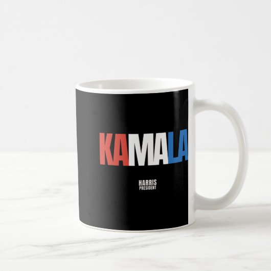 我々が戦う時、D大統領のためにカマラハリスに勝つ コーヒーマグカップ (右)