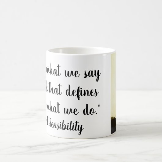 「我々が言う事や引用文を定義する考え事ではない コーヒーマグカップ (中央)