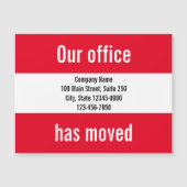 我々のオフィスは赤白の動く発表を動かした (正面)