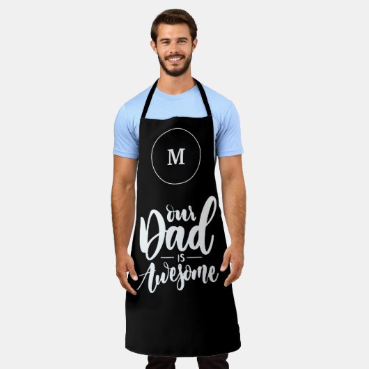 我々のパパは非常に白黒のモノグラムである エプロン (着用した状態)