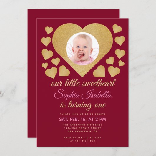 我々のリトルスウィートバーガンディ金ゴールドハート誕生日 招待状 (正面/裏面)