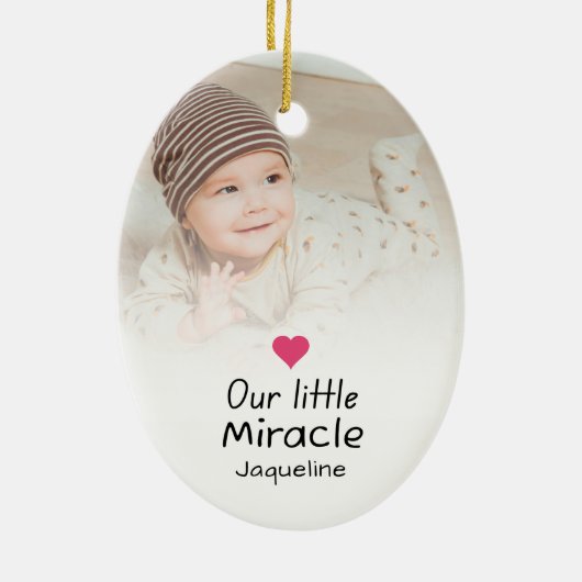 我々のリトルミラクルベビー生まれたばかりの写真キープサケ セラミックオーナメント (裏面)