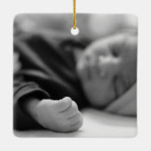 "我々の世界の喜び"ベビーの初めてのクリスマス休日 セラミックオーナメント (裏面)