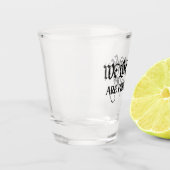 我々の人々アンチバイデン氏プロトランプ2024 ショットグラス (左)