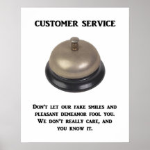 我々の偽りのスマイルと愉快な態度を