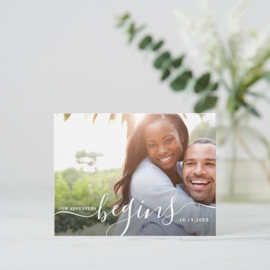 我々の冒険が始まる | 写真モダンの日付を保存 ポストカード (スタンド正面)