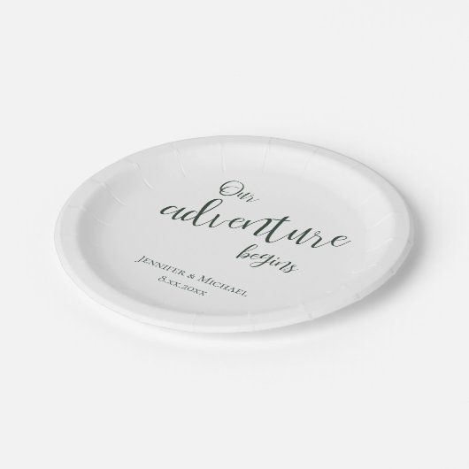 我々の冒険はエバーグリーンタイポグラフィ結婚の ペーパープレート (アングル)