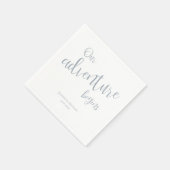 我々の冒険は埃っぽい青いタイポグラフィ結婚の スタンダードカクテルナプキン (角)