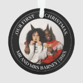 我々の初めてのクリスマスであるミスター・アンド・ミセス・ニューエレガントリュー オーナメント (裏面)