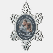 我々の初めてのクリスマスであるミスター・アンド・ミセス・ニューエレガントリュー スノーフレークピューターオーナメント (右)