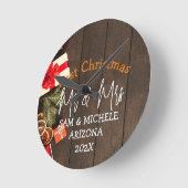 我々の初めてのクリスマスであるミスター・アンド・ミセス・ニュー・ライディング・ウッド ラウンド壁時計 (傾斜)