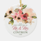 我々の初めてのクリスマスはピーチ氏とミセス・フローラ セラミックオーナメント (正面)