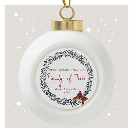 我々の初めてのクリスマスは三つのオーナメントの家族として セラミックボールオーナメント