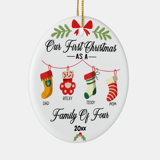 我々の初めてのクリスマスは名前を持つ4人の家族として セラミックオーナメント (右)