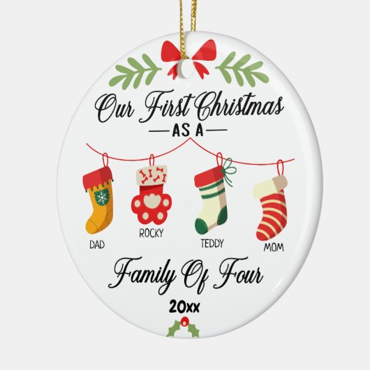 我々の初めてのクリスマスは名前を持つ4人の家族として セラミックオーナメント (左)