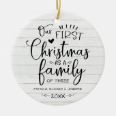 我々の初めてのクリスマスは家族の農家素朴として セラミックオーナメント (正面)