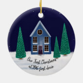 我々の初めてのクリスマスは我々の新しいホームハウス通り セラミックオーナメント (裏面)