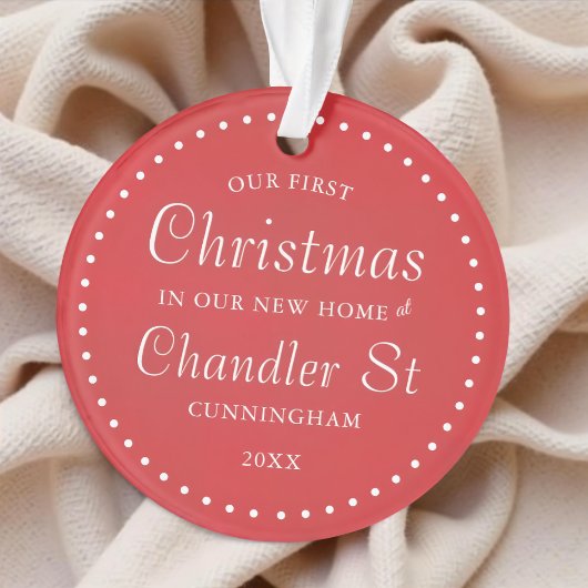 我々の初めてのクリスマスは新しいホームシンプルで オーナメント