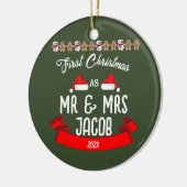 我々の初めてのクリスマスは新婚の夫妻として セラミックオーナメント (左)