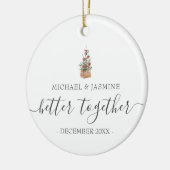 我々の初めてのクリスマスは木々の方が良い セラミックオーナメント (左)