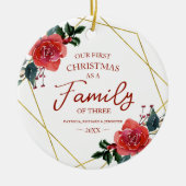 我々の初めてのクリスマスは3人の家族として セラミックオーナメント (正面)