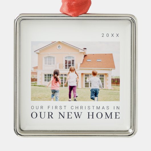 我々の初めてのクリスマスインザニューホームシックモダン メタルオーナメント (正面)