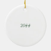 我々の初めてのクリスマスズファミリーの3居心地の良いストッキング セラミックオーナメント (裏面)