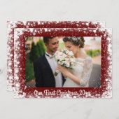我々の初めてのクリスマスフォトスノータイポグラフィレッド シーズンカード (正面/裏面)