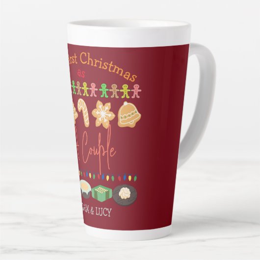 我々の初めてのクリスマス夫妻/カップルの新しい カフェラテマグ (右アングル)