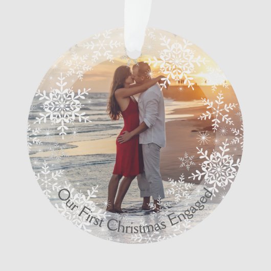 我々の初めてのクリスマス婚約したスノードクリスマス オーナメント (正面)