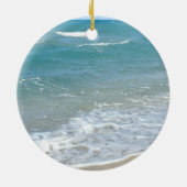 我々の初めてのクリスマス婚約したビーチハートイン砂 セラミックオーナメント (裏面)