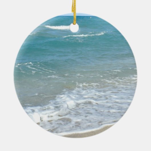 我々の初めてのクリスマス婚約したビーチハートイン砂 セラミックオーナメント (裏面)