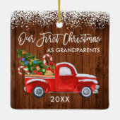 我々の初めてのクリスマス祖父母ウッドスノートラック セラミックオーナメント (裏面)