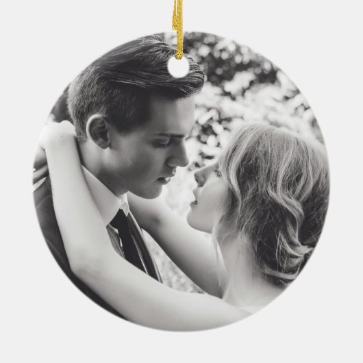 我々の初めてのクリスマス素朴の緑の写真が新婚 セラミックオーナメント (裏面)